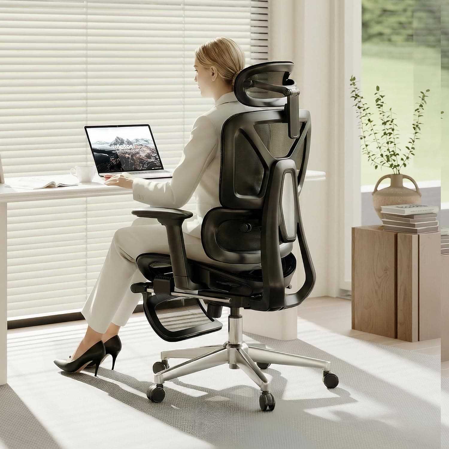 The Best Office Chairs for Dorm Rooms and College Apartments in 2026: A Complete Guide